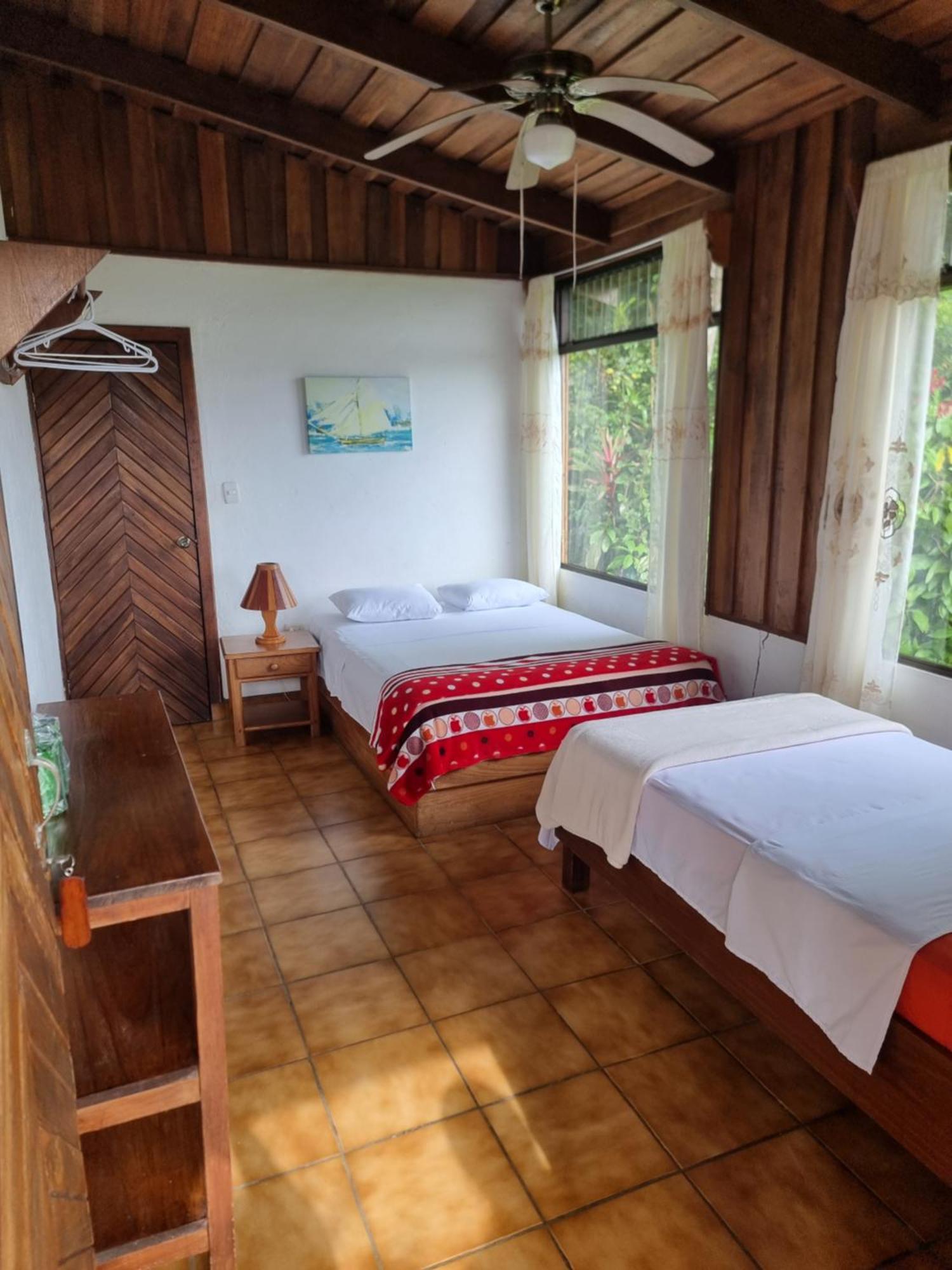 Hotel La Rana De Arenal Nuevo Arenal Buitenkant foto